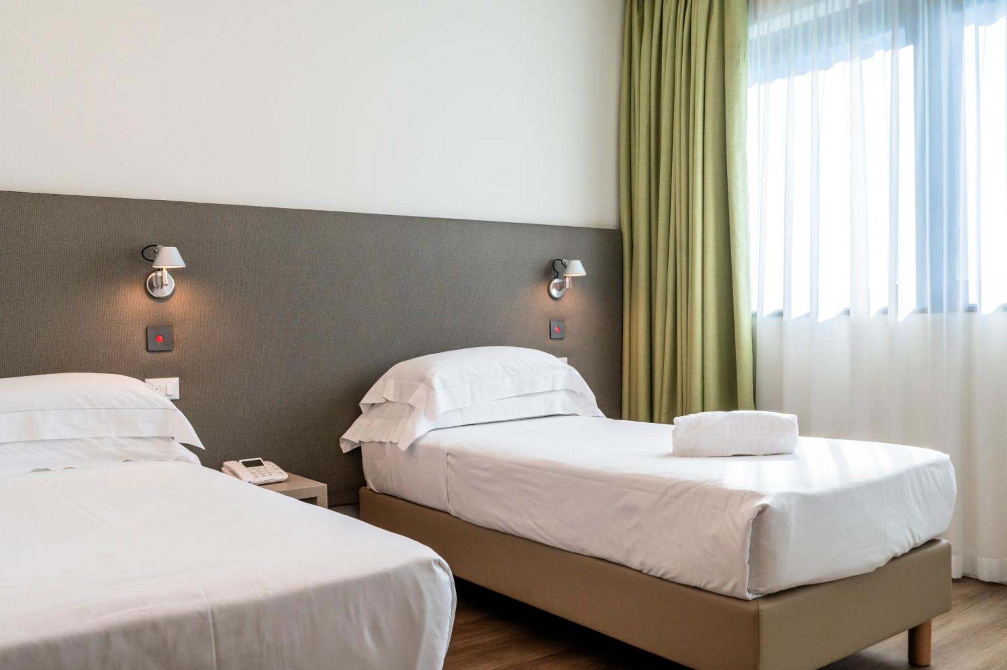 Airport Hotel Bergamo Bagnatica Esterno foto